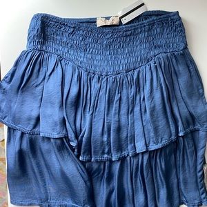 Silky navy blue skirt